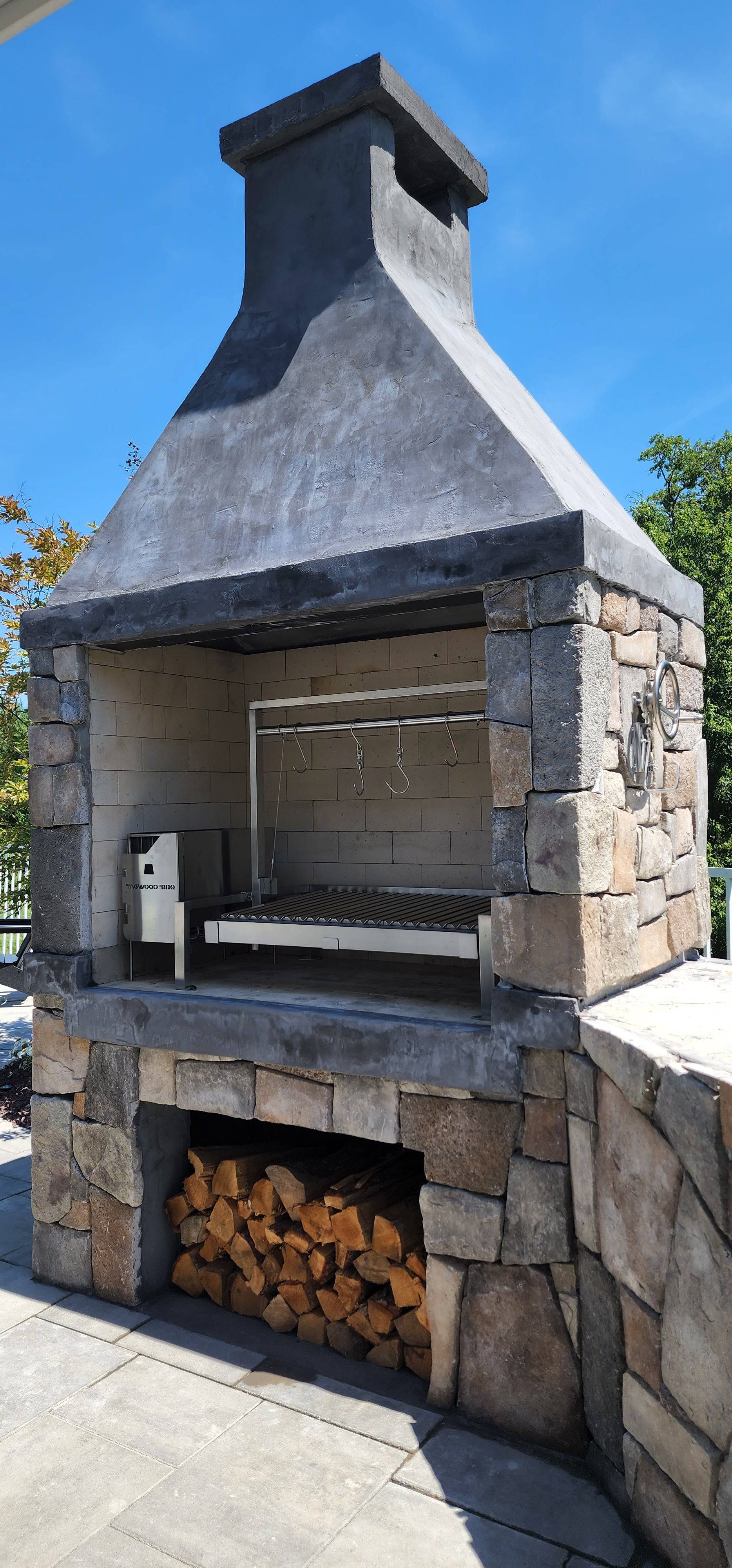 Tagwood BBQ09SS Insert-Style Argentine Santa Maria Gaucho Grill | BBQ09SS
