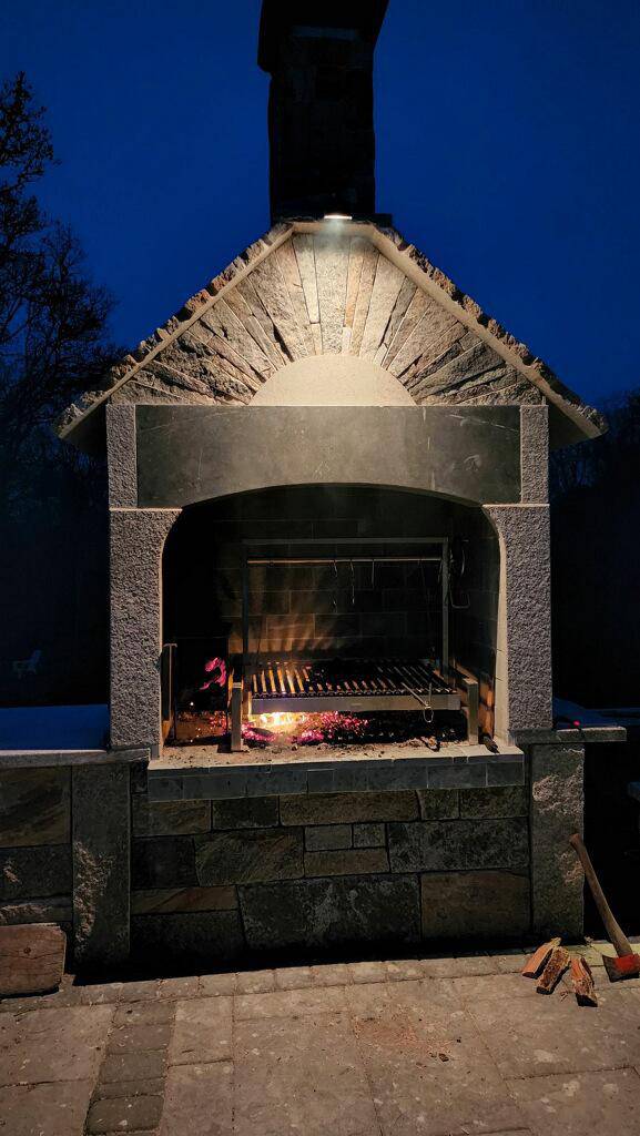 Tagwood BBQ09SS Insert-Style Argentine Santa Maria Gaucho Grill | BBQ09SS