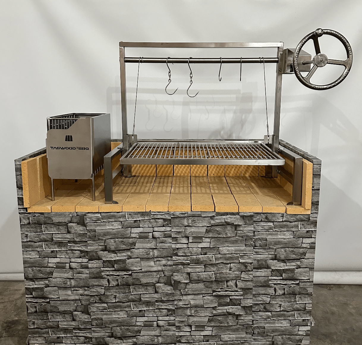 Tagwood BBQ09SS Insert-Style Argentine Santa Maria Gaucho Grill | BBQ09SS