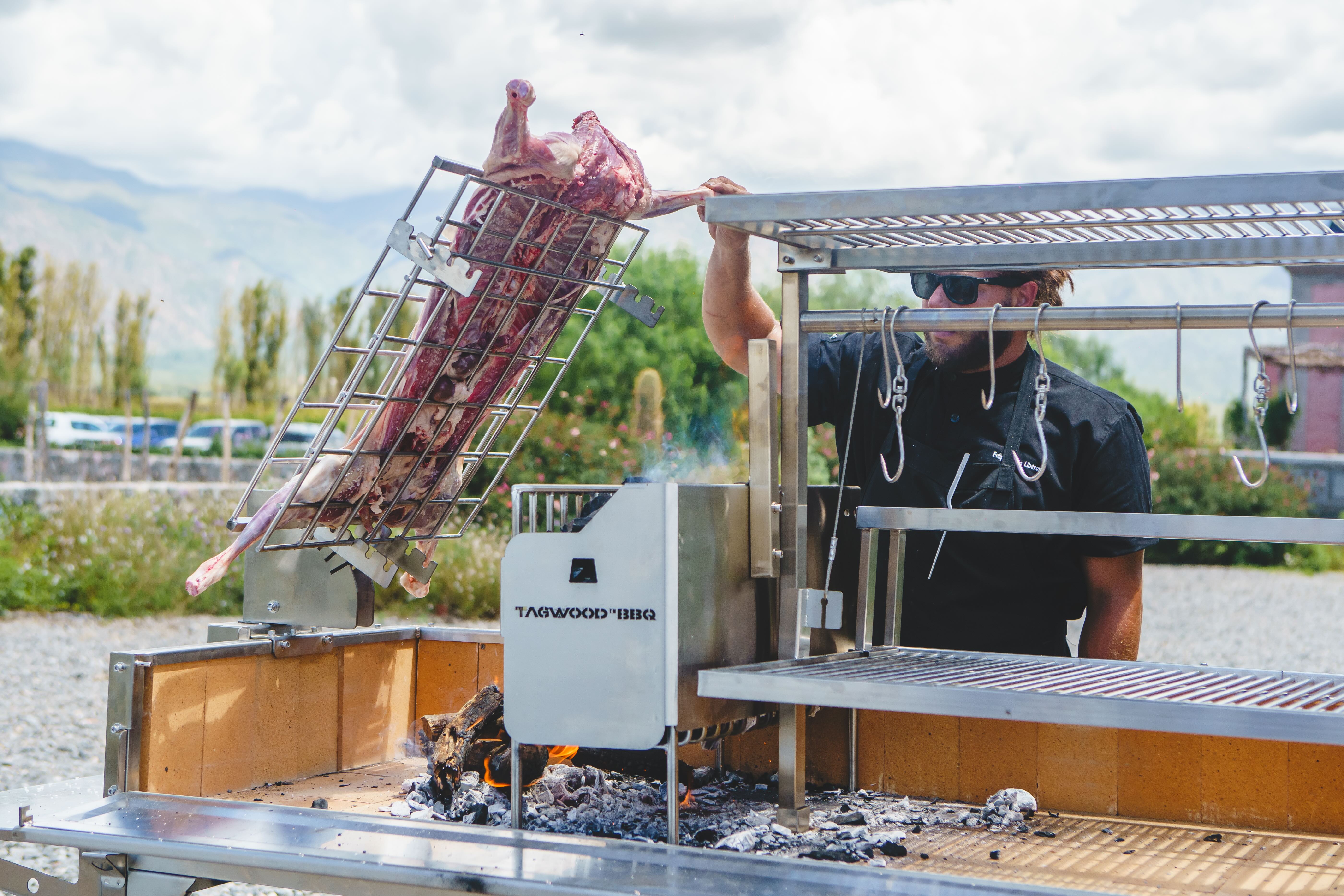 Tagwood BBQ26SS XL Argentine Santa Maria Wood & Charcoal Grill